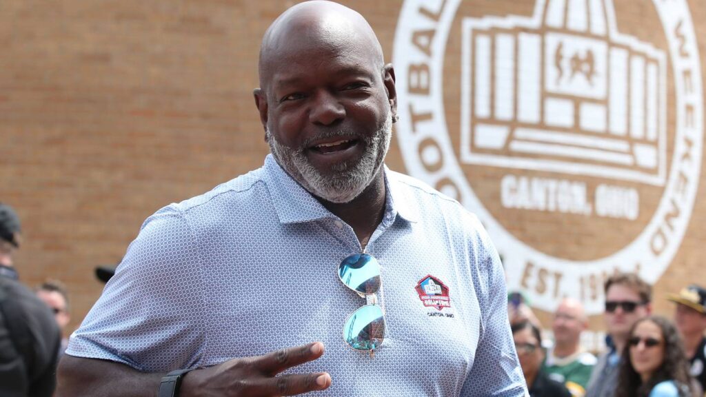 Cowboys Legend Emmitt Smith Accused of Cheating Investor Out of $2.5 Million - Sports Illustrated