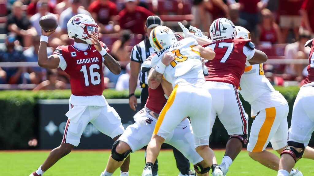 HALTIME: South Carolina Gamecocks Rolling Against Kent State, lead 29-0. - Sports Illustrated