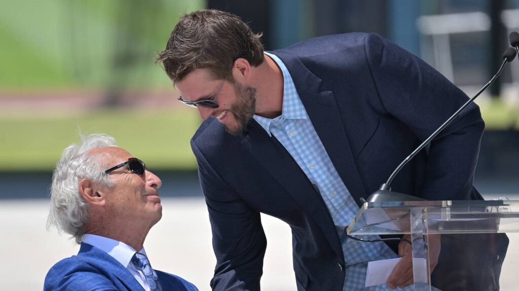NBC Explains Controversial Decision to Have Dodgers Legend on Padres-Cubs Broadcast - si.com