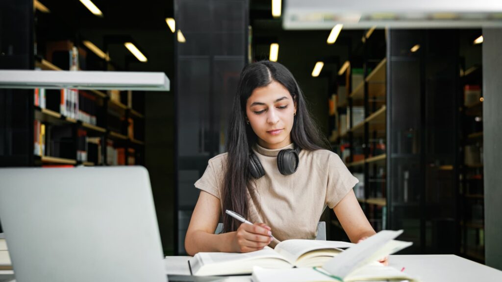 FAFSA opens early: Why families should apply for college aid now - CNBC