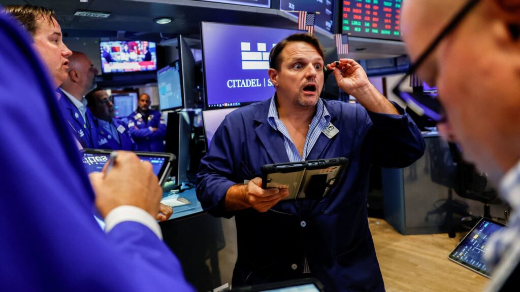 Dow tumbles more than 300 points, Nasdaq drops 1% as Treasury yields surge: Live updates - CNBC