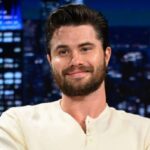 Chase Stokes admits ‘new ways’ to avoid ‘frustration’ from TV series ‘Outer Banks’ - thenews.com.pk
