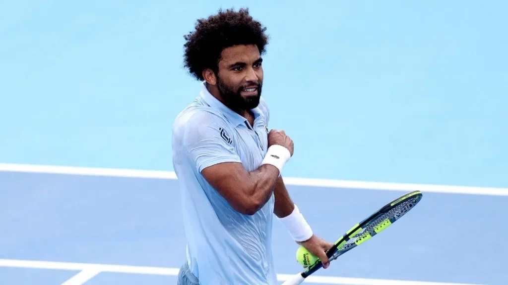 Tokyo: Fils seals qualification with three-set win - en.tennistemple.com