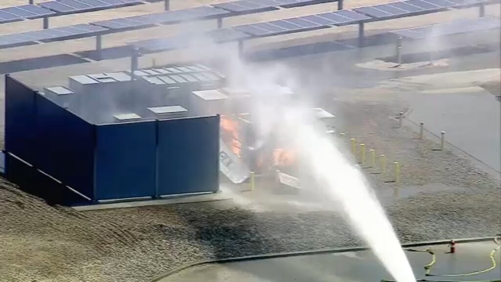 Battery storage fire at Metropolitan Water District facility in La Verne prompts nearby schools to evacuate - ABC7 Los Angeles