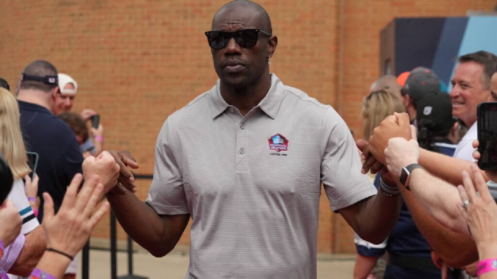 Terrell Owens Says Brett Favre Should Be In Jail: Why Wasn’t He Charged? - Stadium Rant
