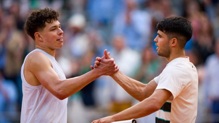 How & Where To Watch Ben Shelton vs. Carlos Alcaraz US Open Quarterfinal Match? Start Time, Predictions, Live Streaming and TV Channels - Yardbarker