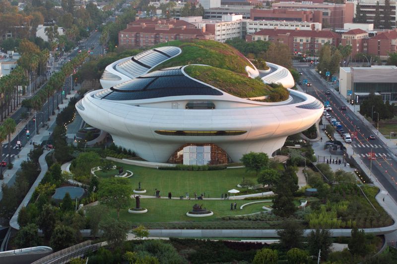 A galaxy of storytelling comes to life at George Lucas’ new museum - 1470 & 100.3 WMBD