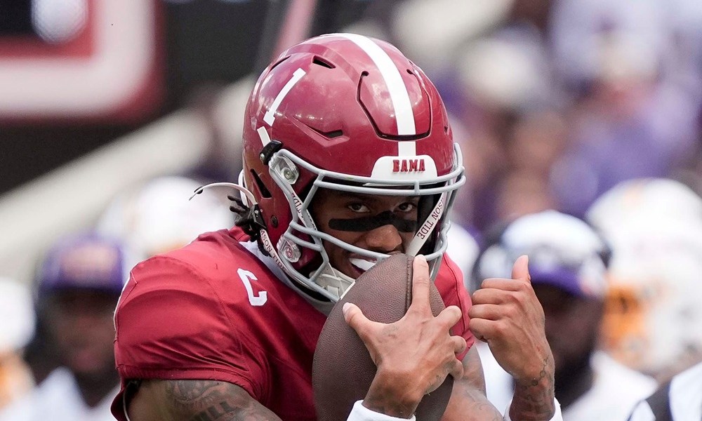 LOOK: Ryan Coleman-Williams sticks to wearing no gloves ahead of Kentucky - tdalabamamag.com
