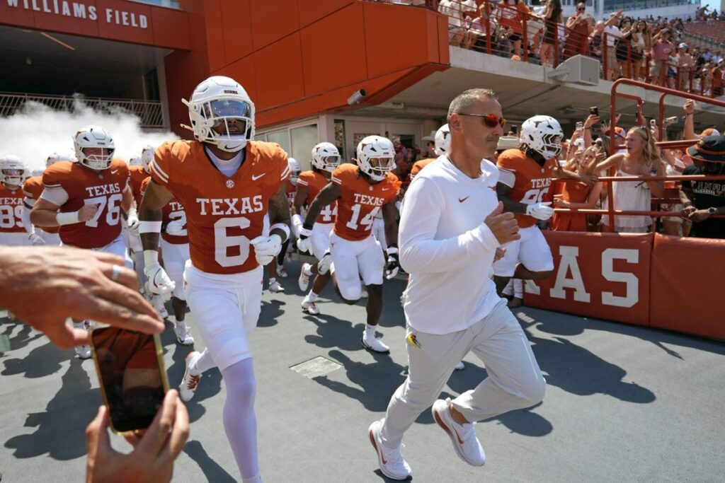 Texas wins late, Oklahoma wins easily: College football Week 2 oddly specific predictions - The New York Times