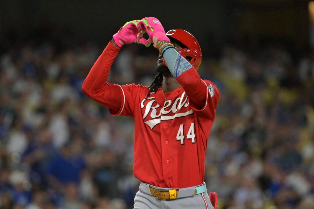 Reds superstar Elly De La Cruz uncorks 105.3 mph throw to nab Teoscar Hernández - The New York Times