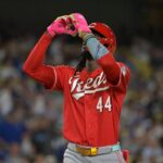 Reds superstar Elly De La Cruz uncorks 105.3 mph throw to nab Teoscar Hernández - The New York Times