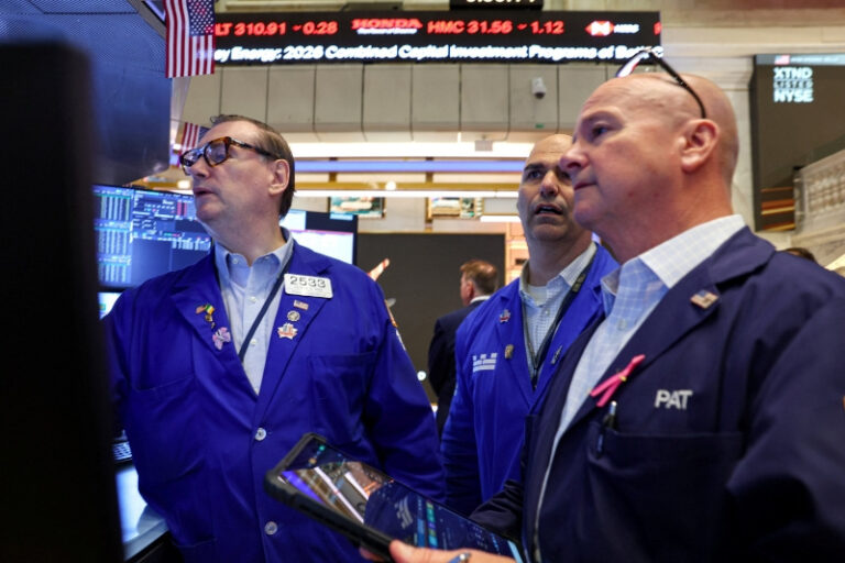 S&P 500, Nasdaq futures extend losses slightly after August PPI data - The Mighty 790 KFGO