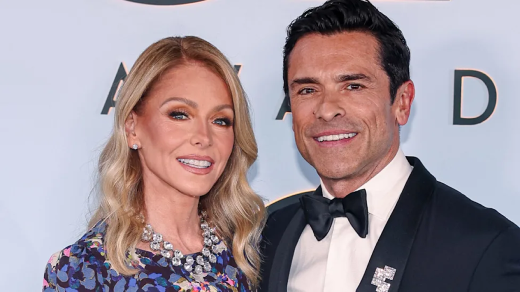 Mark Consuelos Undergoes Foot Surgery for Arthritis Condition - SuaraGarut.ID