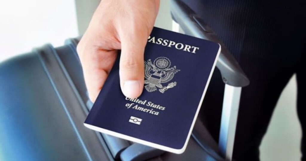 IRS issues CP508C notice: What it means for your US passport - El Cronista