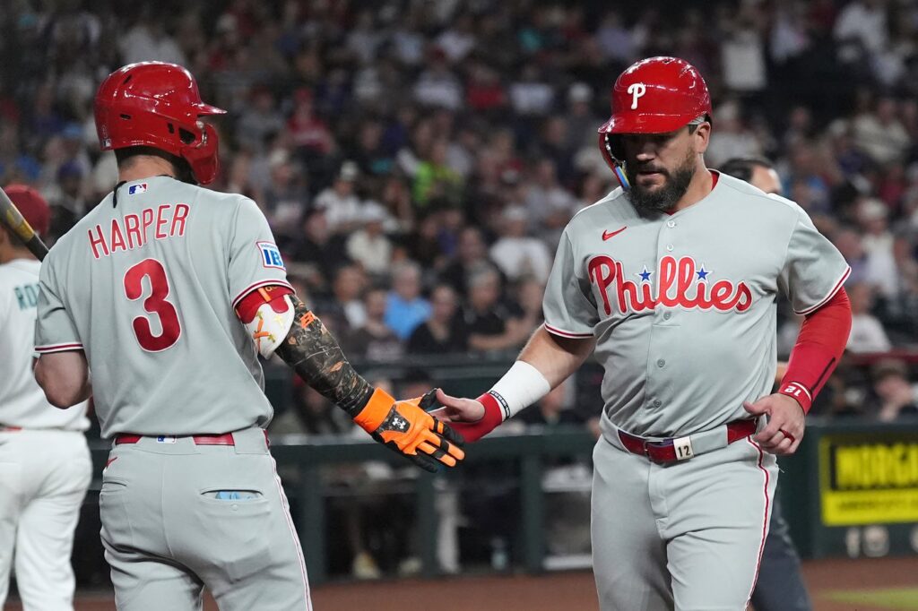 Bryce Harper reaches base 5 times, Phillies beat the Diamondbacks 7-1 for 6th straight win - iNFOnews.ca