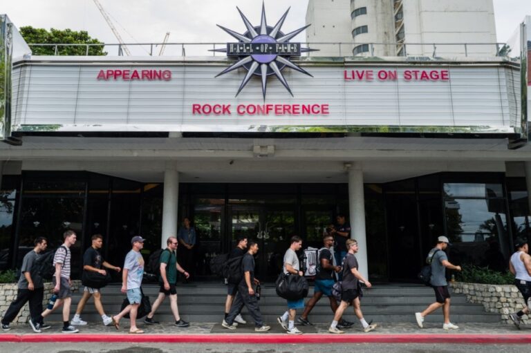 US sailors descend on Thailand resort town after months at sea - Kuwait Times