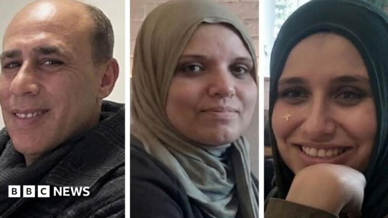 Inquest opens into death of family in Shoreham incident - BBC