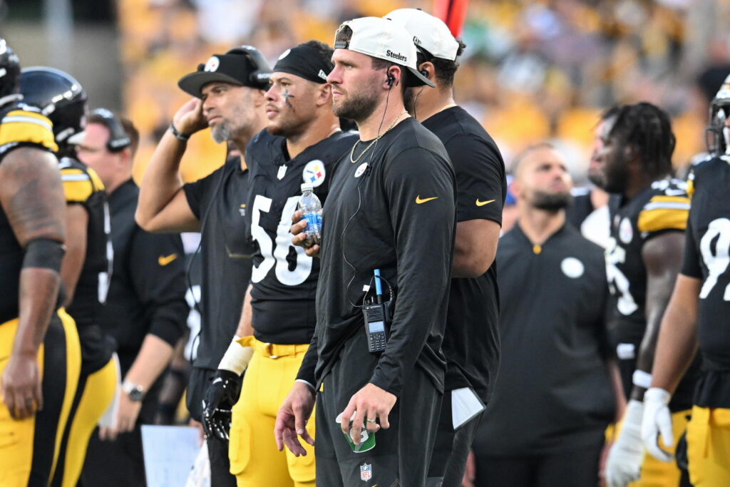 Steelers' T.J. Watt Drops Massive 54 Spots on ESPN's Top 100 NFL Players List - roundtable.io