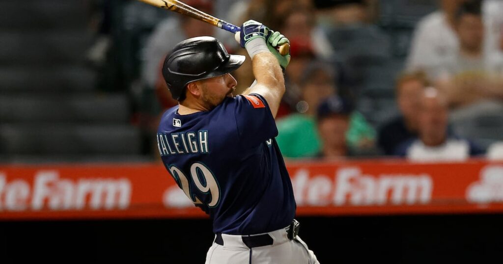 Cal Raleigh and Josh Naylor carry Seattle Mariners past Los Angeles Angels - TSN