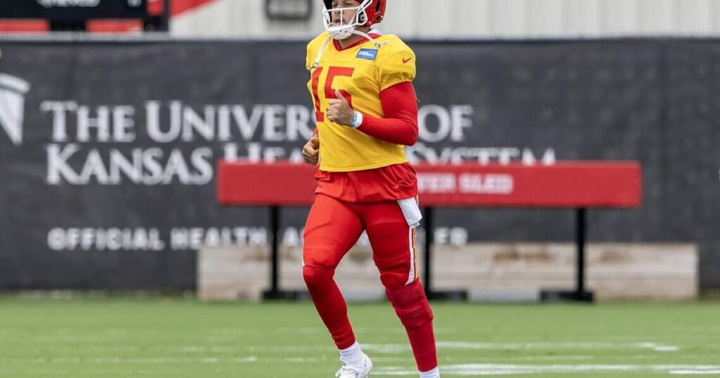 Patrick Mahomes’ speedy return to Chiefs? It began as he was getting a fateful MRI - The Guam Daily Post
