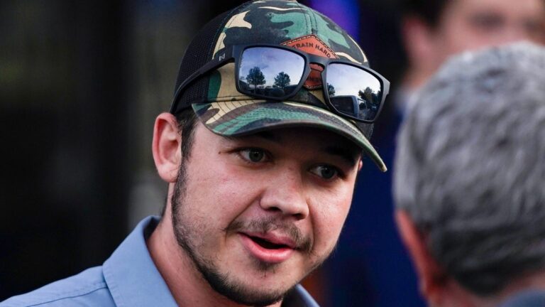 Kyle Rittenhouse works at Florida gun shop. Who is he, what did he do? - Sarasota Herald-Tribune