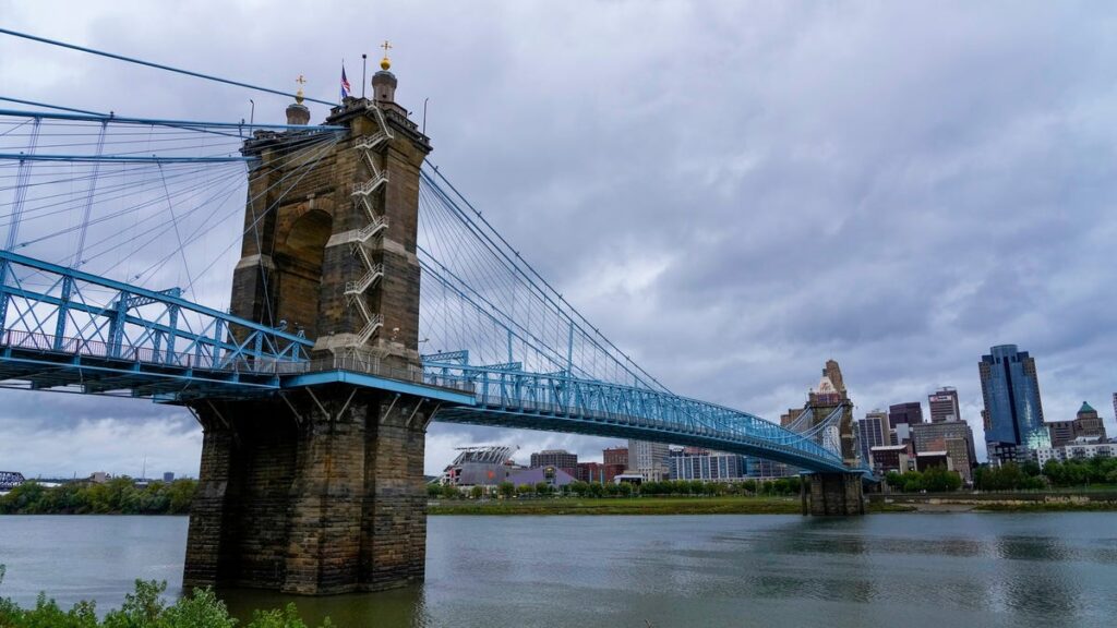Cincinnati, NKY placed under severe thunderstorm warning - Cincinnati Enquirer