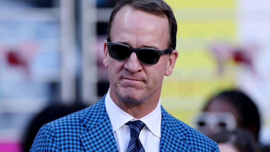 What's Peyton Manning wearing to see nephew Arch vs Tennessee football? - tennessean.com