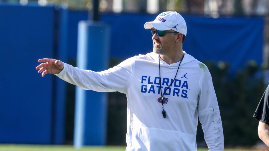 Brad White breaks down Florida's plan to slow FAU's offense - Gators Wire