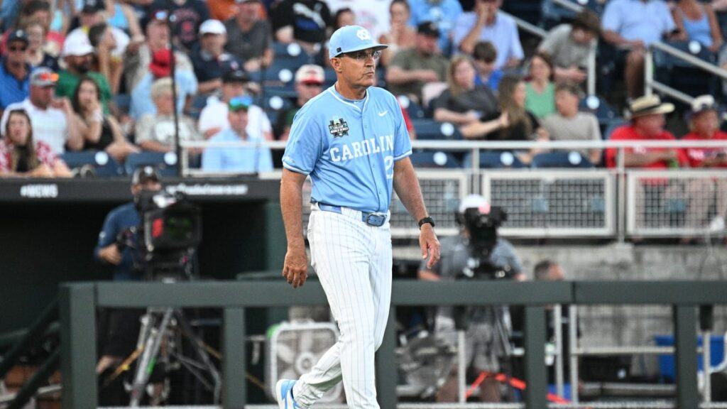 UNC baseball squad rewards head coach on Monday - Tar Heels Wire