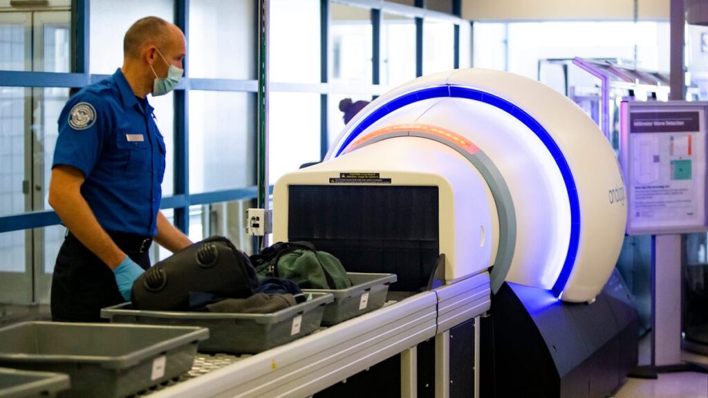 Why California travelers could face carry-on issues with TSA scanners - The Desert Sun