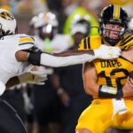 Missouri football Darris Smith injury update. Standout EDGE helped off field - Columbia Daily Tribune