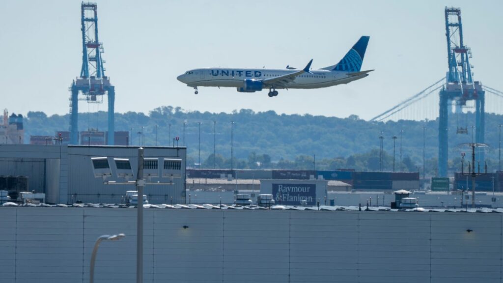 Flights in and out of Philly Airport grounded due to equipment outages - PhillyBurbs