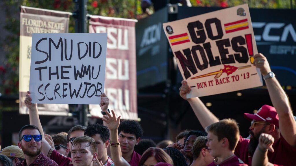 FSU vs SMU power outage delay: 'We waited long enough to play, what's another 30 minutes' - USA Today