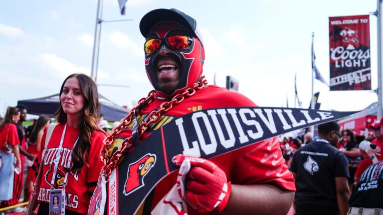 Louisville football hosts Villanova Friday at L&N Stadium. See photos - courier-journal.com