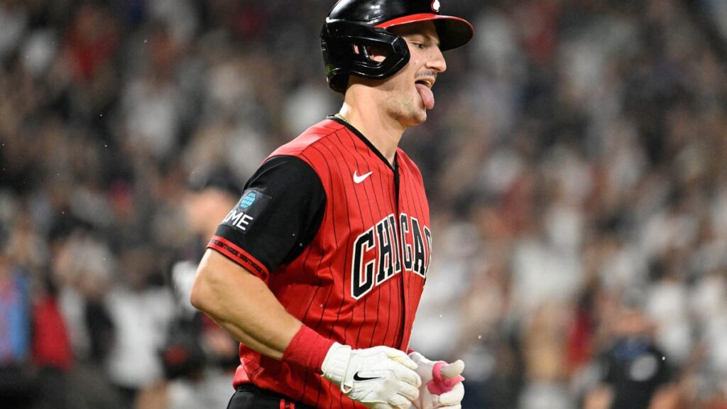 Chicago White Sox shortstop ties infamous MLB record - USA Today