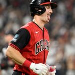 Chicago White Sox shortstop ties infamous MLB record - USA Today