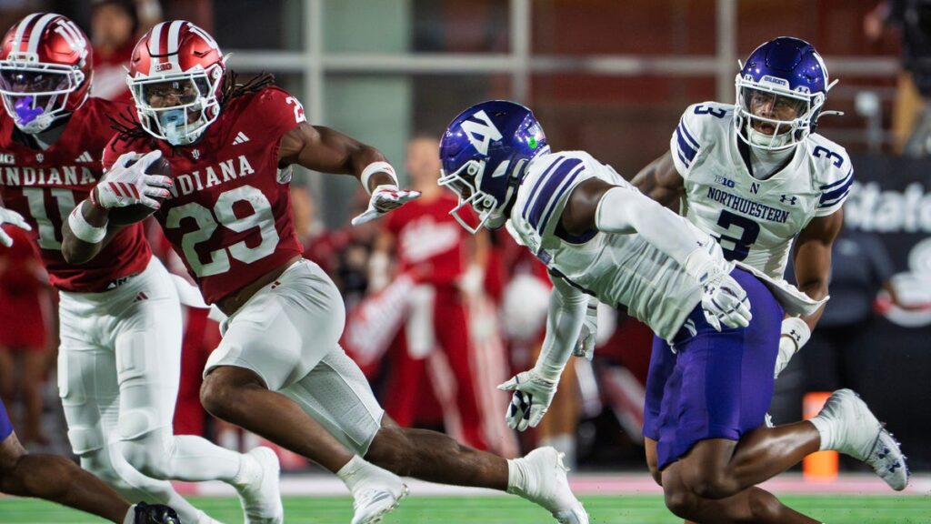 Northwestern-Indiana football score today, live game updates: IU up 2 in fourth quarter - IndyStar