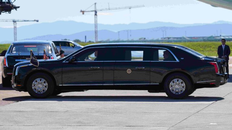 President Donald Trump's motorcade arrives at Tennessee football game - Knoxville News Sentinel