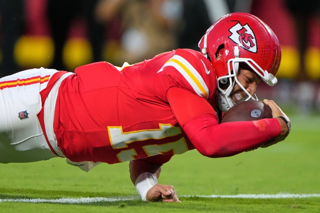 Experts release final Colts vs. Chiefs Sunday Night Football predictions and best bets for Week 2; Patrick Mahomes highlights player props - OregonLive.com