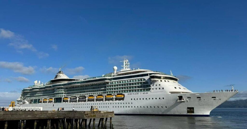 Astoria’s cruise season catches second fall wind - The Daily Astorian