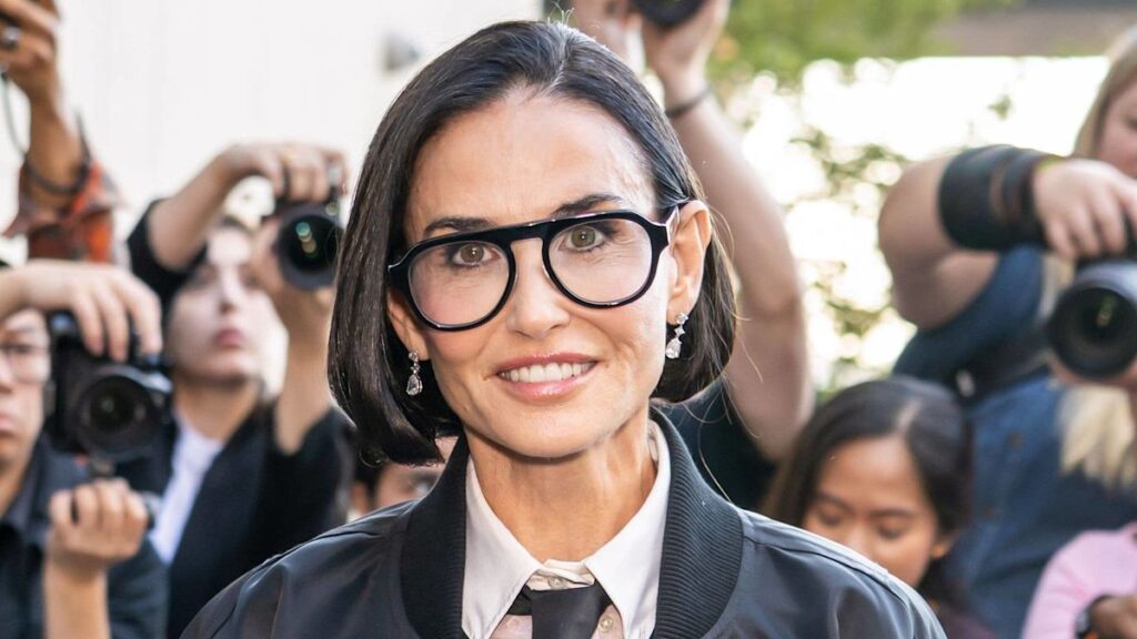 Demi Moore Debuts Shortest Hair in Months at New York Fashion Week - SSBCrack