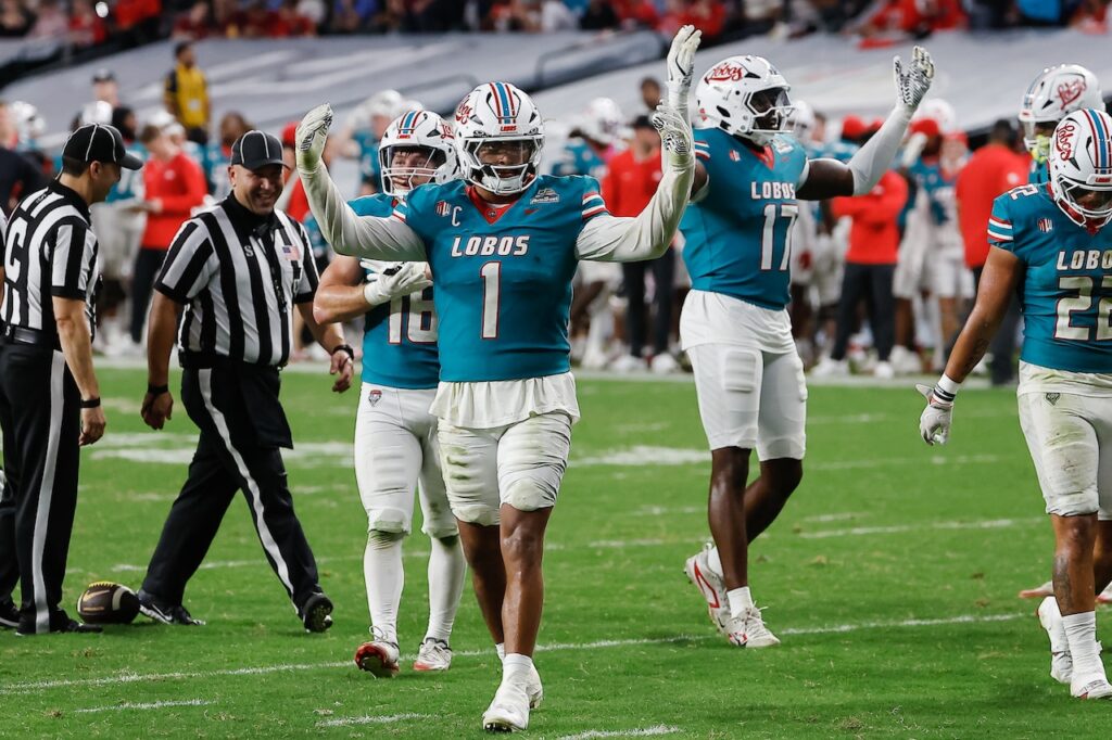 What TV channel is New Mexico vs New Mexico State football on? Streaming options, kickoff time - OregonLive.com
