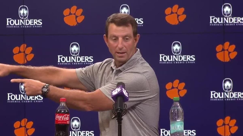 Dabo Swinney Names True Freshman Tait Reynolds Starting Quarterback - SuaraGarut.ID