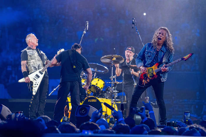 Metallica announces Alamodome concert as part of tour extension - KSAT
