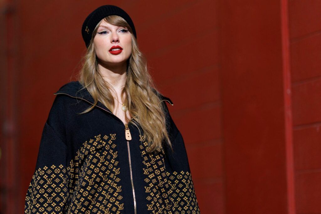 Pat McAfee reveals if Taylor Swift is a real football fan after watching Chiefs' NFL opener together - hitc.com