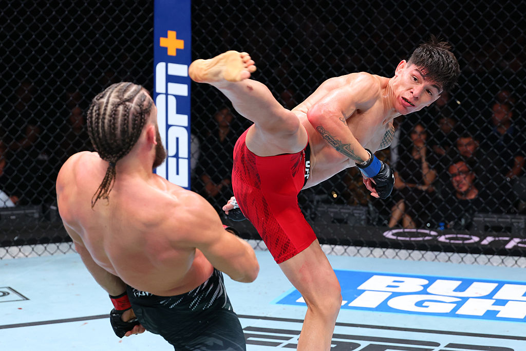 Prediction, pick for Ignacio Bahamondes vs. Muslim Salikhov at Noche UFC - dknetwork.draftkings.com
