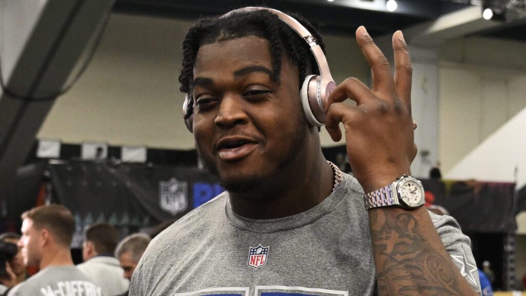 Cowboys Announce Stunning News on 3-Time Pro Bowler’s New Injury - heavy.com