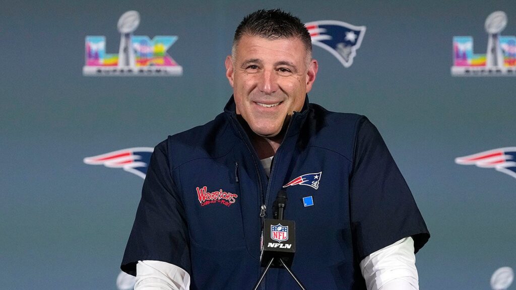 Vrabel gives 1st reaction to Christian Gonzalez extension in pregame interview - 98.5 The Sports Hub