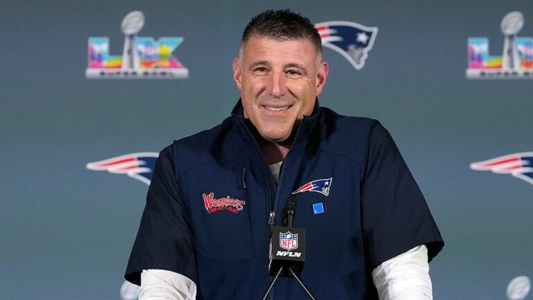Vrabel gives 1st reaction to Christian Gonzalez extension in pregame interview - 98.5 The Sports Hub