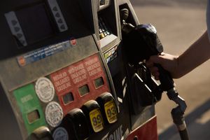 Brent crude oil hits $100 a barrel for first time since July - qz.com